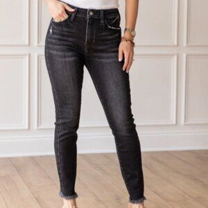 NEW * Black Skinny Jeans